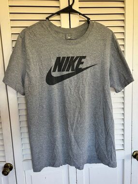 Nike Men’s Gray T-Shirt with Black Swoosh Logo